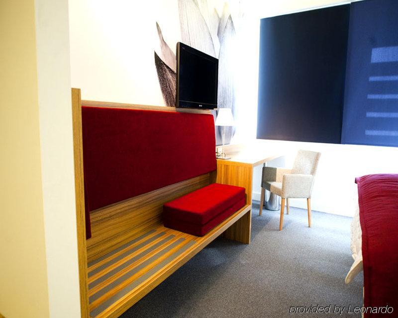 Hotel Rebro Zagreb Zimmer foto