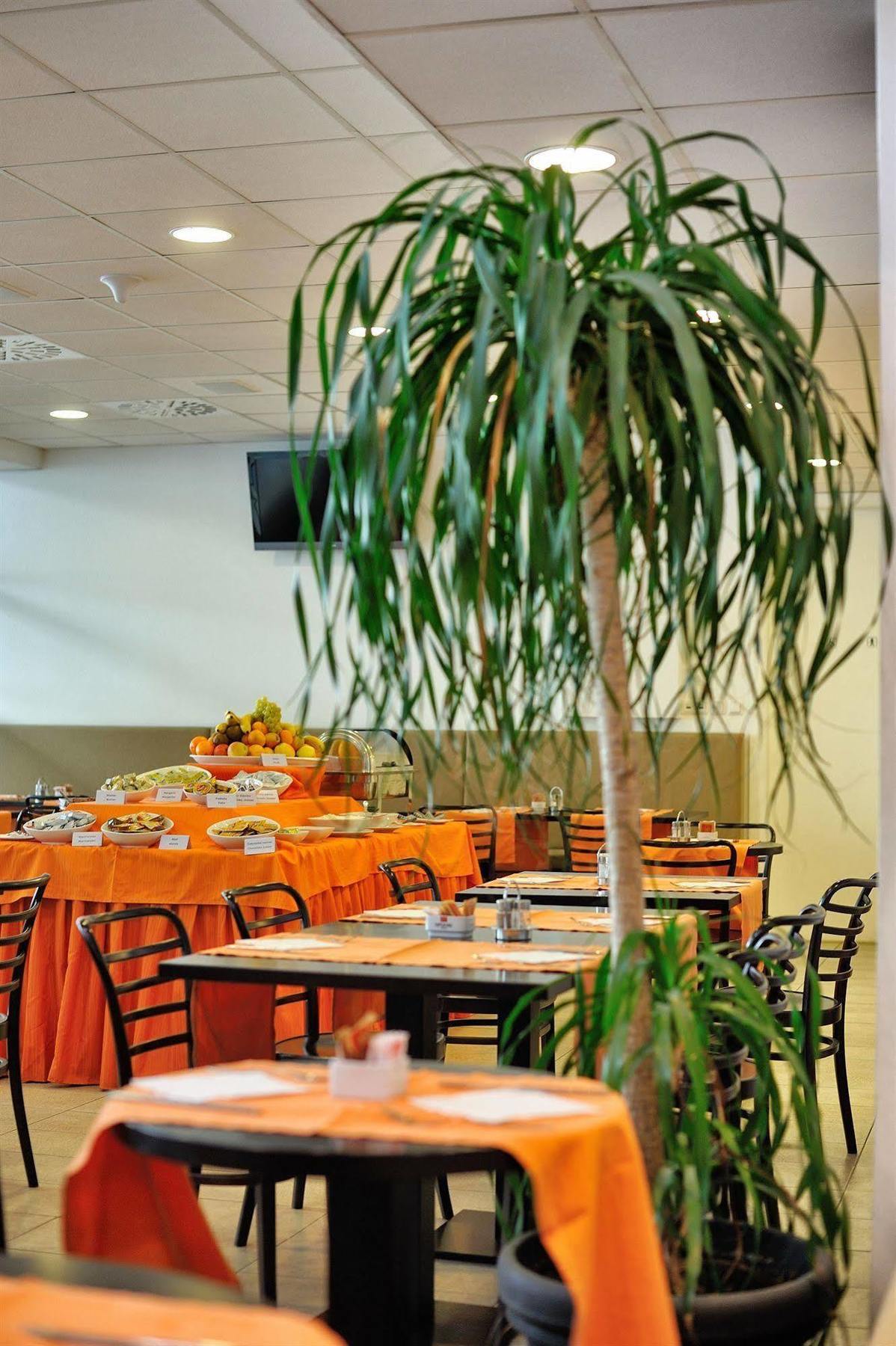 Hotel Rebro Zagreb Exterior foto