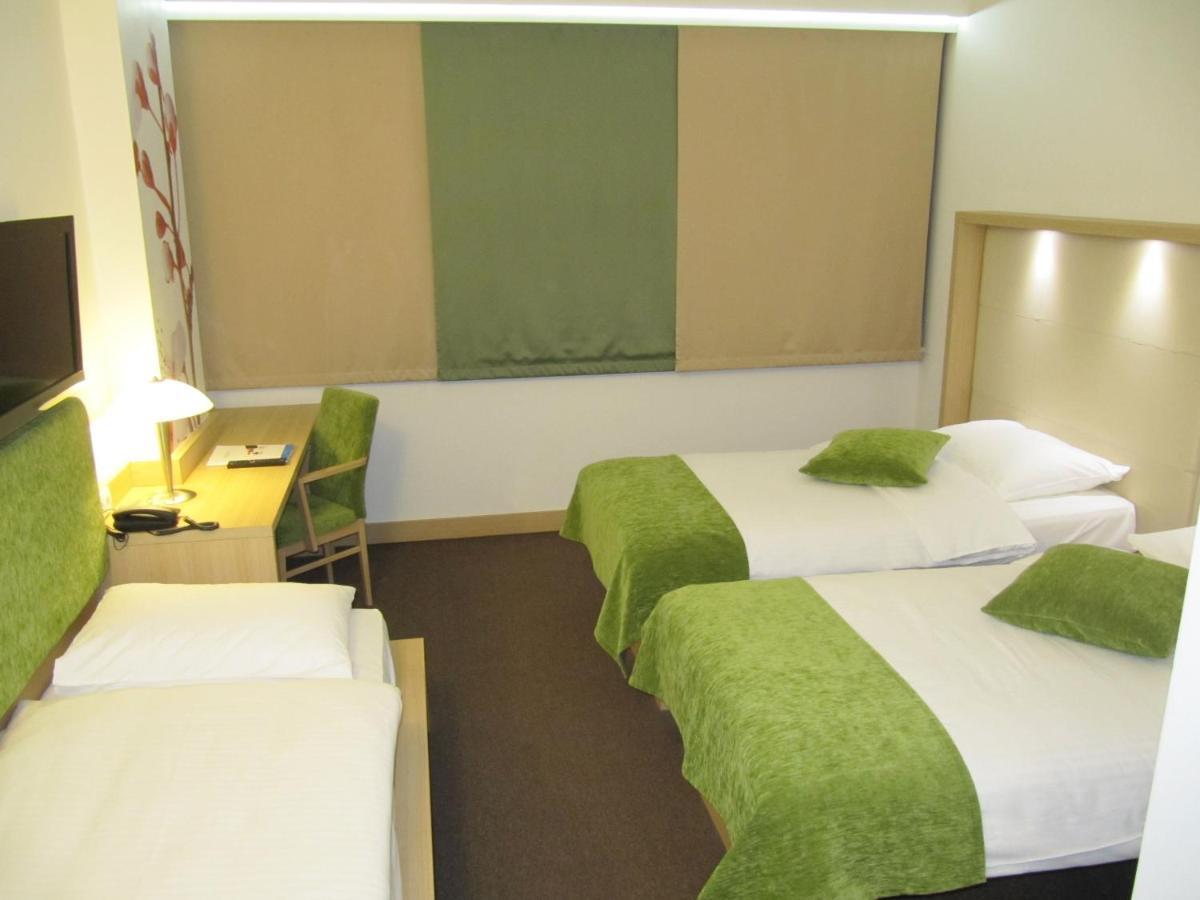 Hotel Rebro Zagreb Zimmer foto